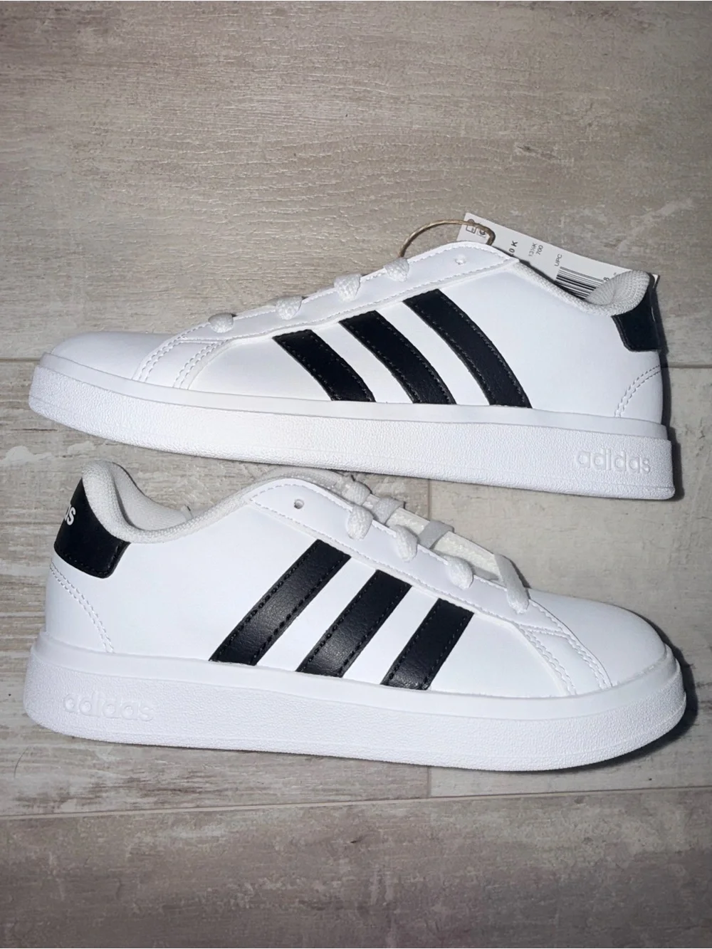 Adidas Grand Court 2.0 K Kids Size 1 White Black Sneakers NWT